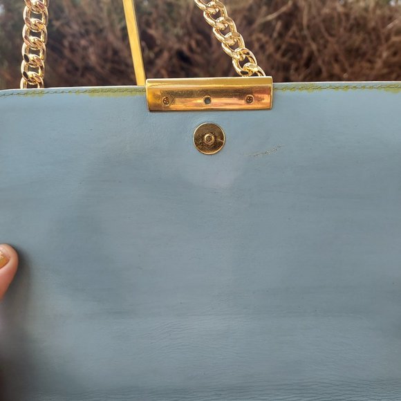 Altered crossbody - Picture 11 of 13